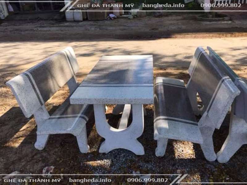 ban ghe da granito trang xam