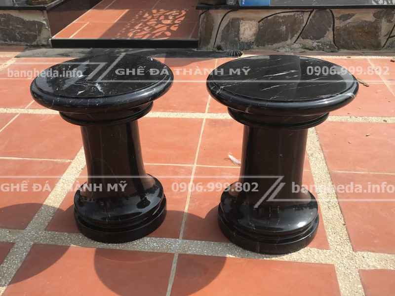 nơi bán Bàn ghế đá tự nhiên đen bóng