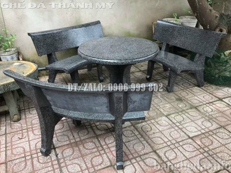 Bộ bàn ghế đá tròn màu đen 3 ghế cong