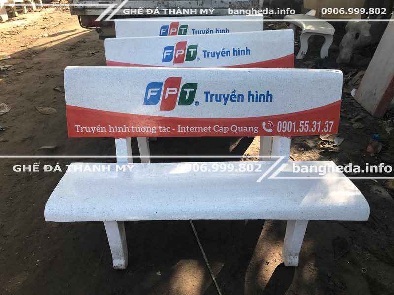 Đặt mua ghế đá bệnh viện - in logo miễn phí 2