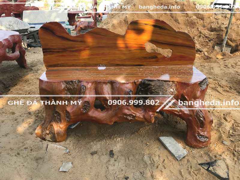 Đặt làm bàn ghế đá giả gỗ tặng công viên 2