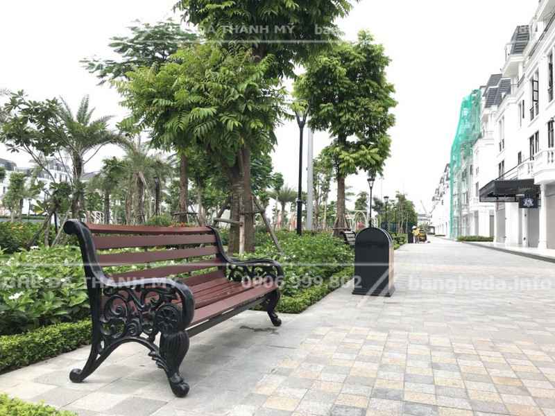ghế gang đúc sân vườn 1