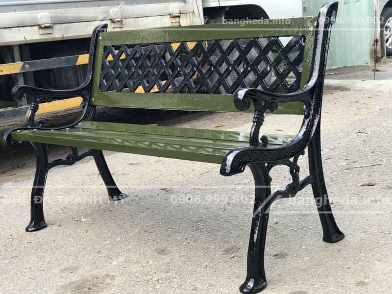 ghế gang đúc công viên 3