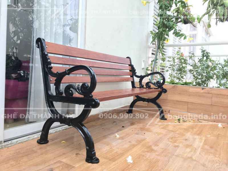 chân ghế gang đúc 1