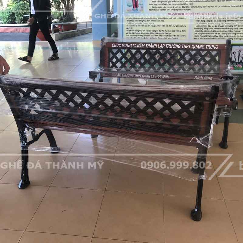 ghế gang đúc ngoài trời 3