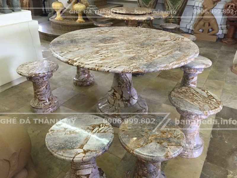 bàn ghế đá sân vườn 1