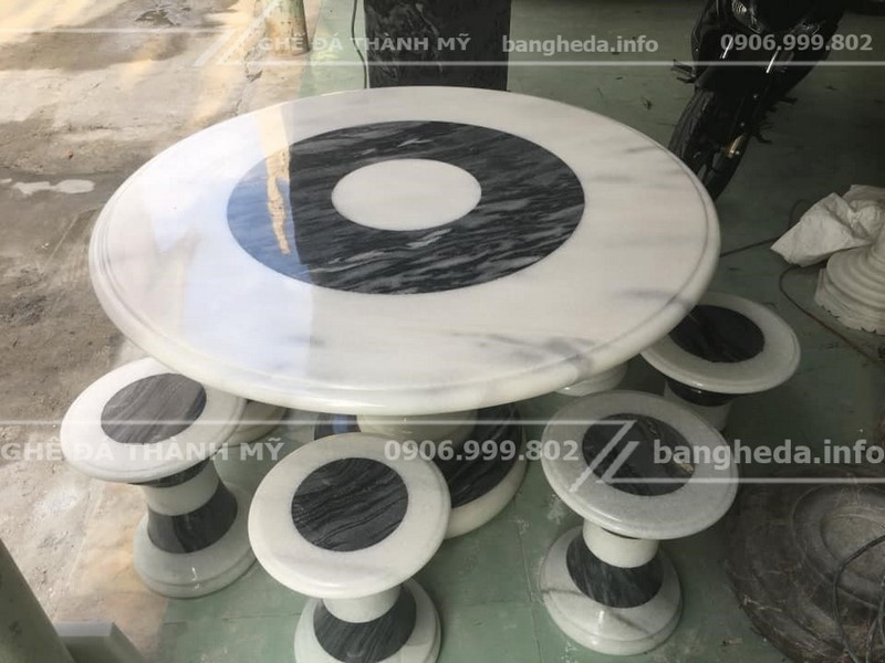 bộ bàn ghế đá ấn tượng