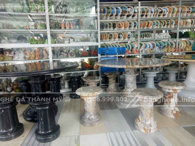 Bán bàn ghế đá tự nhiên tại Phú Quốc 1