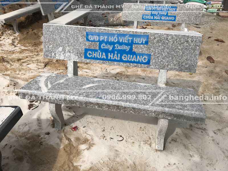 Đặt mua bàn ghế đá giá rẻ tặng các sân chơi trẻ em ngoài trời 1