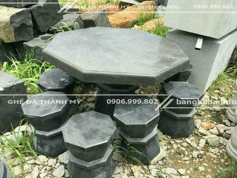 Đặt mua bàn ghế đá giá rẻ tặng các sân chơi trẻ em ngoài trời 2