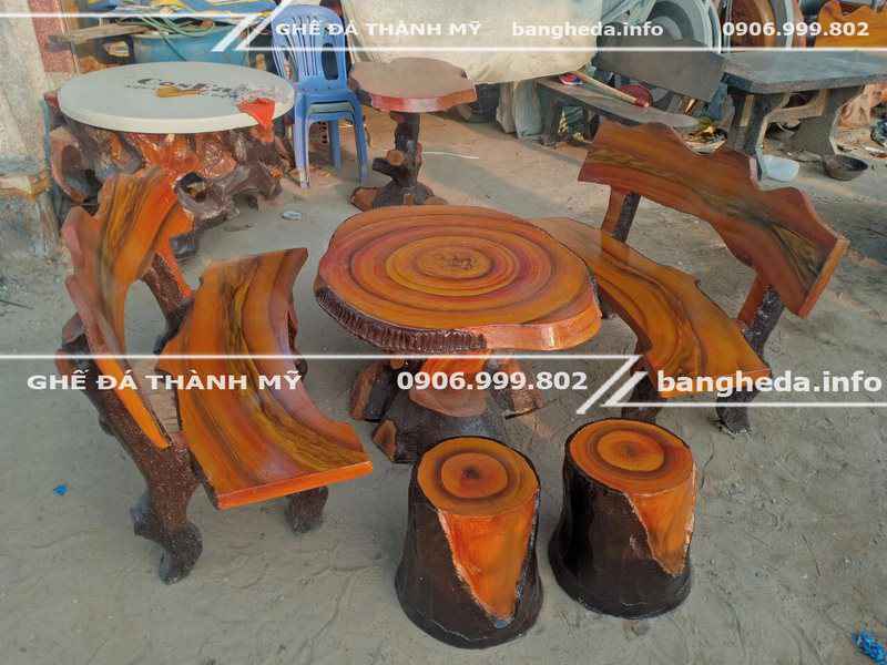 Đặt mua bàn ghế đá giá rẻ tặng các sân chơi trẻ em ngoài trời 3