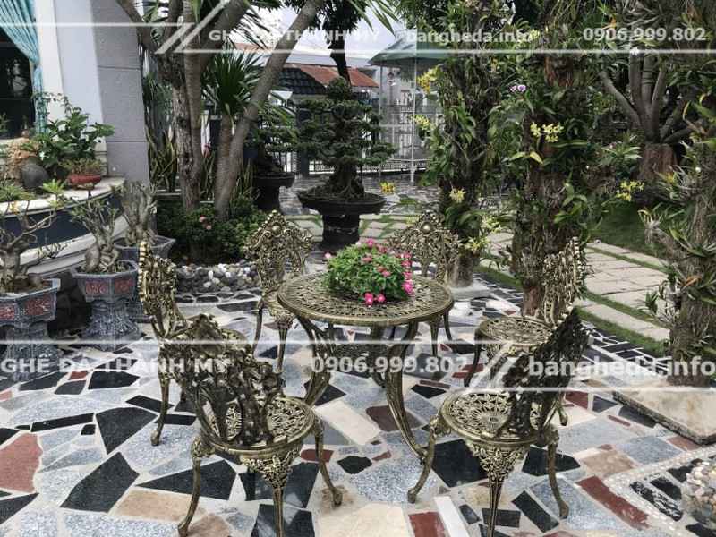 Bàn ghế đá sân vườn