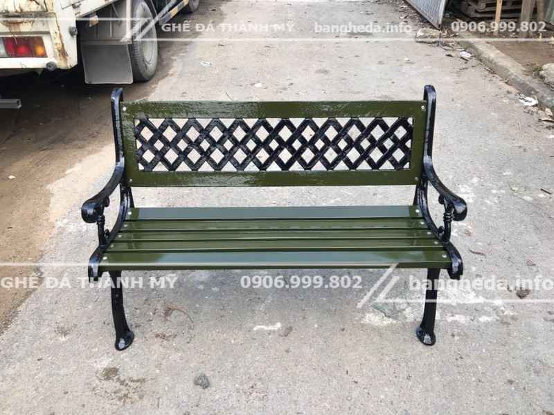 bàn ghế sân vườn gang đúc 3