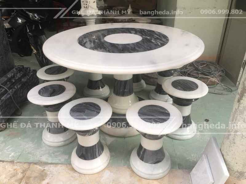 báo giá bàn ghế đá nguyên khối 1
