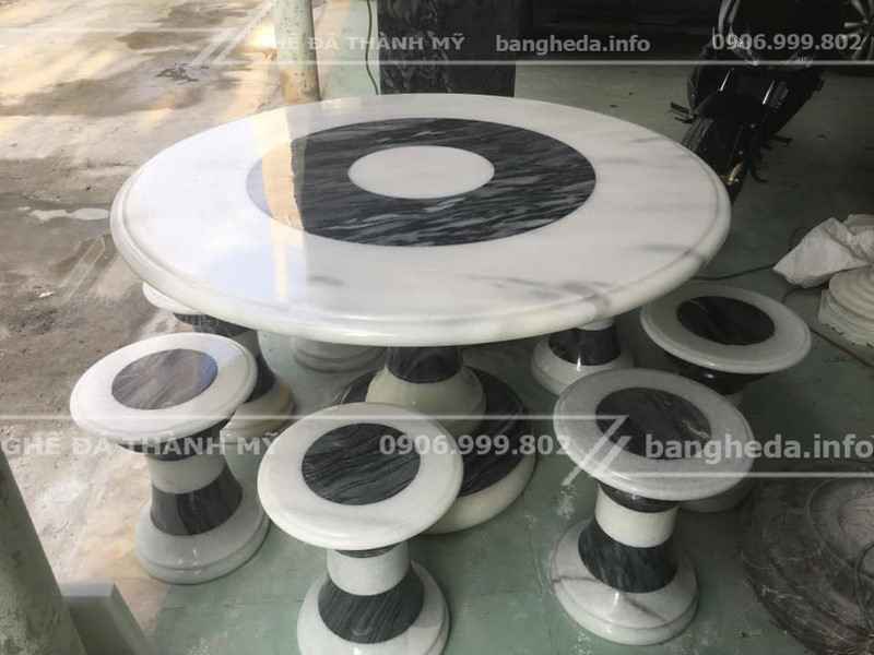 báo giá bàn ghế đá nguyên khối 2