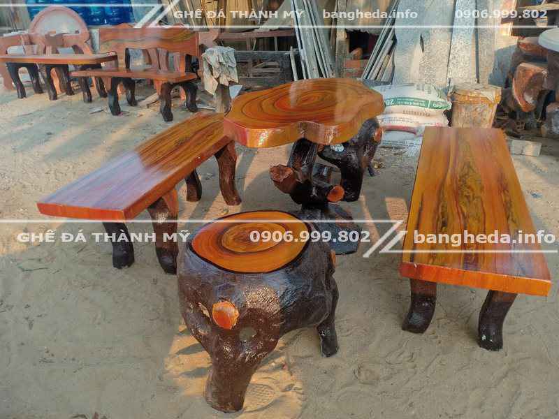 Nhận đặt bộ bàn ghế đá phục vụ công đức, kỷ niệm 1