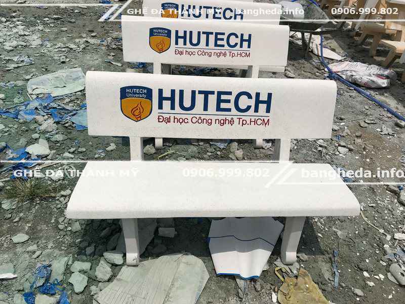 Địa chỉ mua bàn ghế đá có in logo làm quà kỷ niệm trường học 1