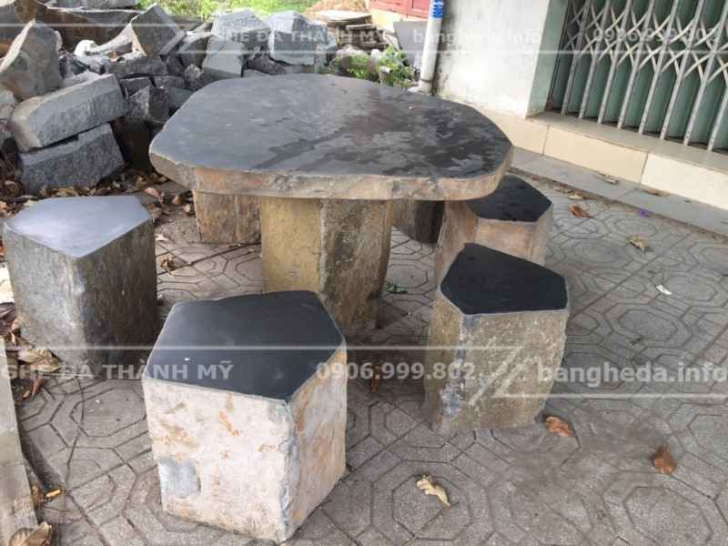 bàn ghế đá nguyên khối 1