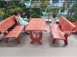 Bàn ghế đá sân vườn màu đỏ