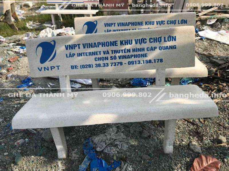 ghế đá màu trắng 1