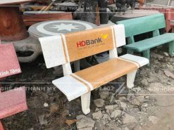 Ghế đá sân vườn trắng vàng